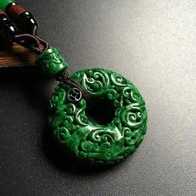 > 干青翡翠的价值