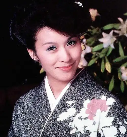 日本女星栗原小卷,因《生死恋》结缘中国,曾36次到访,至今未嫁