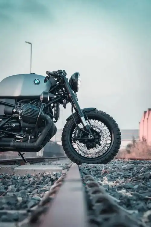 宝马拿铁极简改装_腾讯新闻