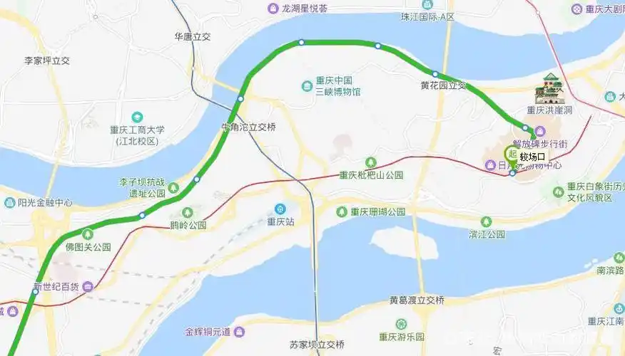 旅游小提示:重庆轻轨2号线呈东西走向,东起渝中区较场口,经过九龙坡区