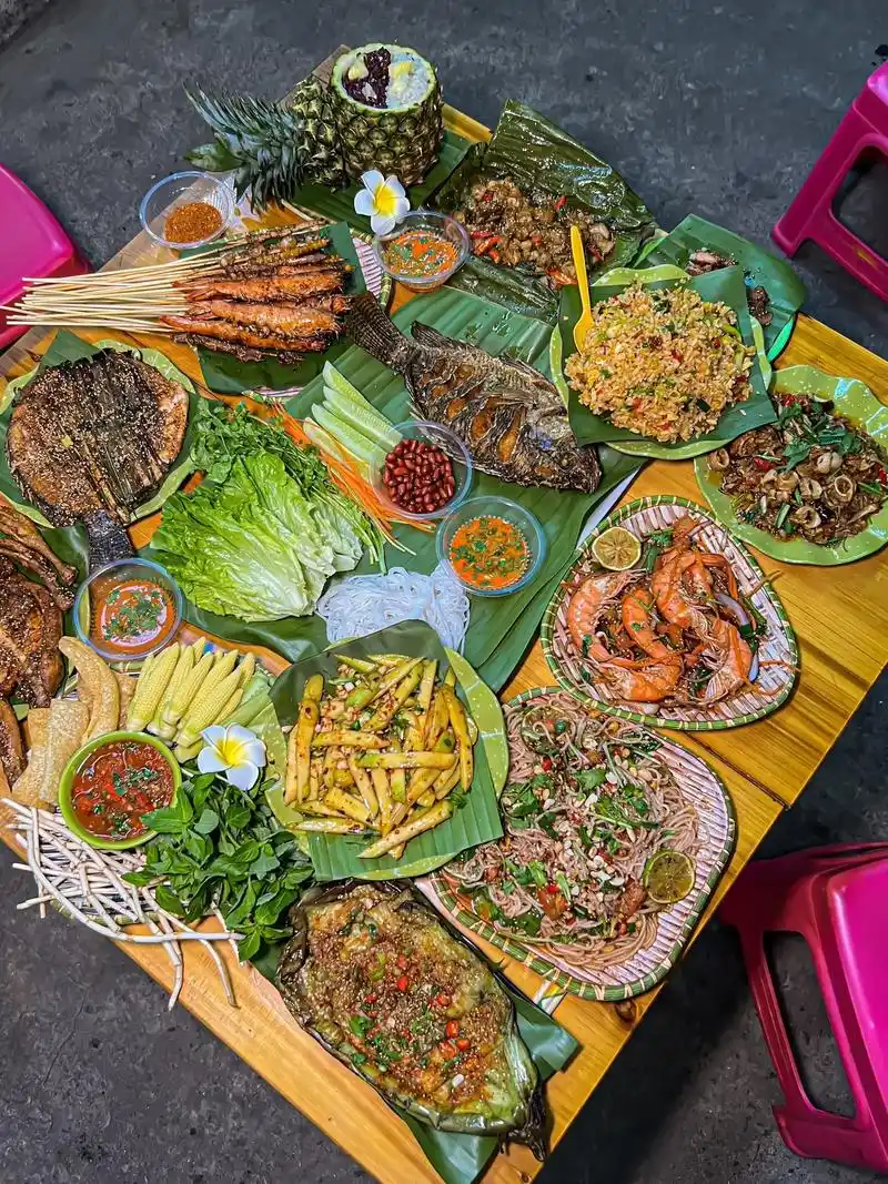 真的爱死西双版纳的傣味烧烤啦.