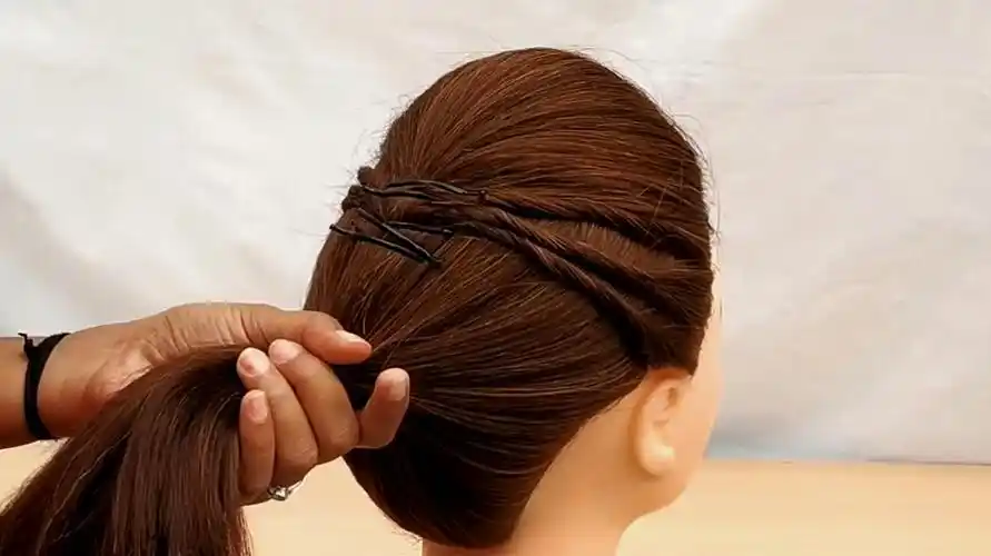 上了年纪的女人,马尾这样扎,也能秒变时髦发型