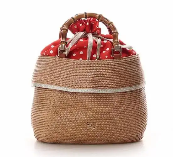 "日本香奈儿"的草编包包真是和夏天配一脸!这个夏天你拥有了吗