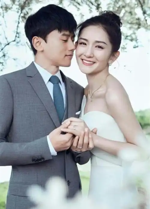 张杰谈谢娜退出主持群原因 婚礼美的不行 双向奔赴的爱情谁不羡慕