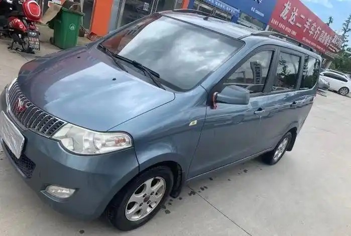 五菱宏光二手车能卖多少钱,2019年五菱宏光s二手车价格