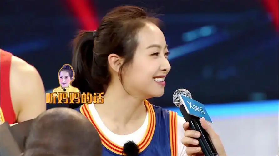 奥尼尔下跪"求婚",宋茜却要回家问下妈妈,不料队友秒同意!