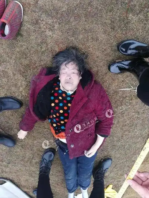 溧阳公安发布:认尸启事:溧阳燕山河一桥下发现一具女尸