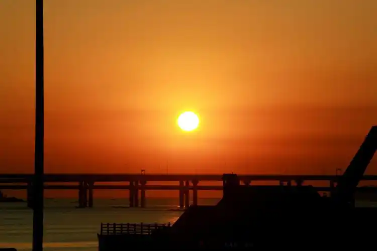 12.7大连星海广场日出.