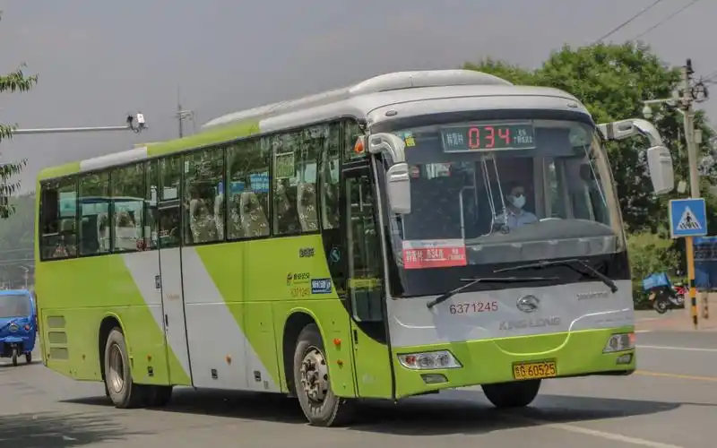 北京公交房34路自动xmq6121y3运行视频