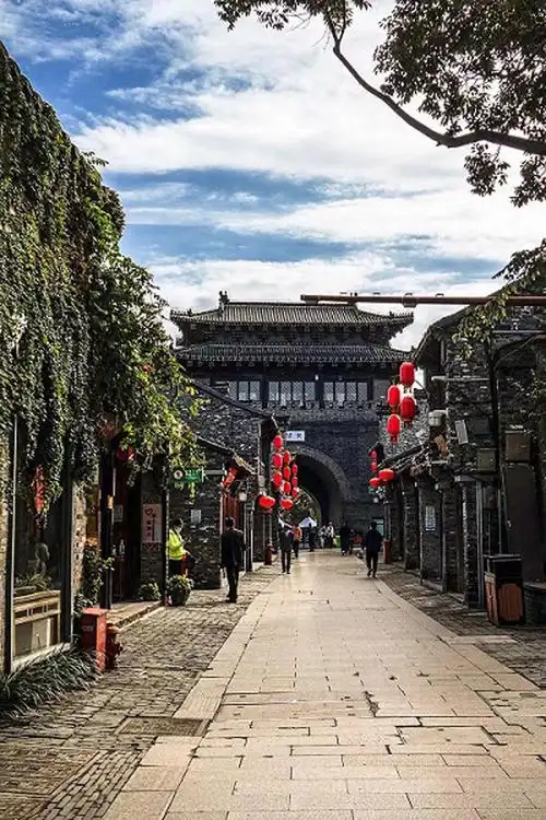 东关街. 资料图片