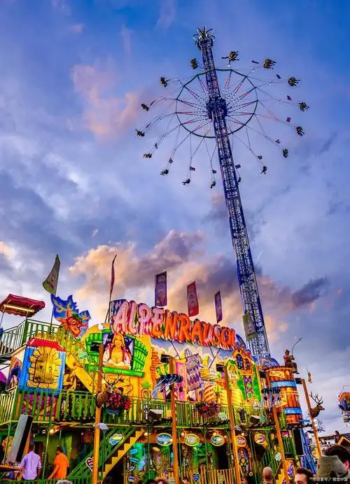 欢乐谷是一个备受喜爱的旅游景点,位于中国的北京市.