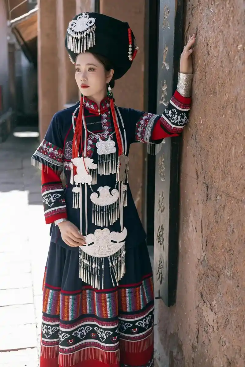 彝族写真修好啦!