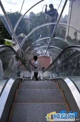 贵阳黔灵半山小区 8部电梯两年竟修了近百次