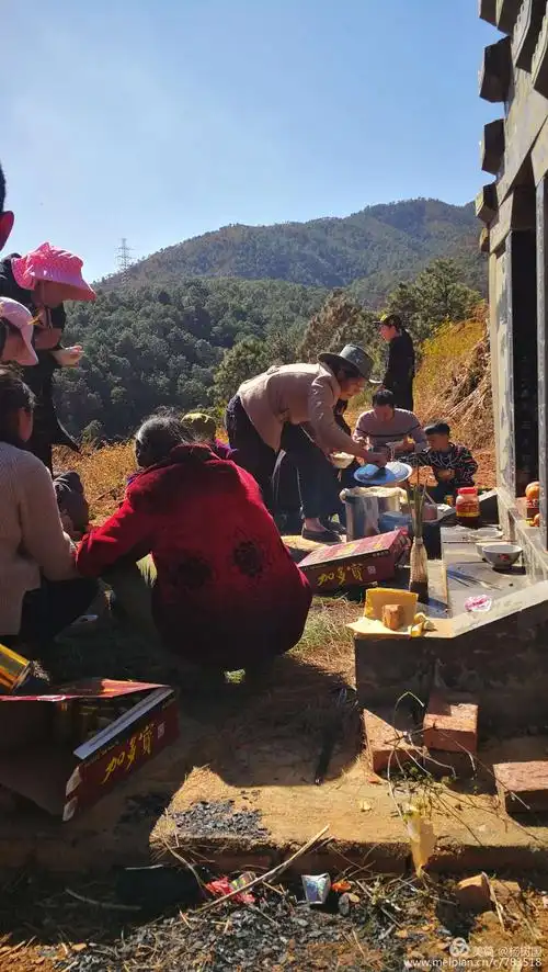 大年初二:上坟祭祖