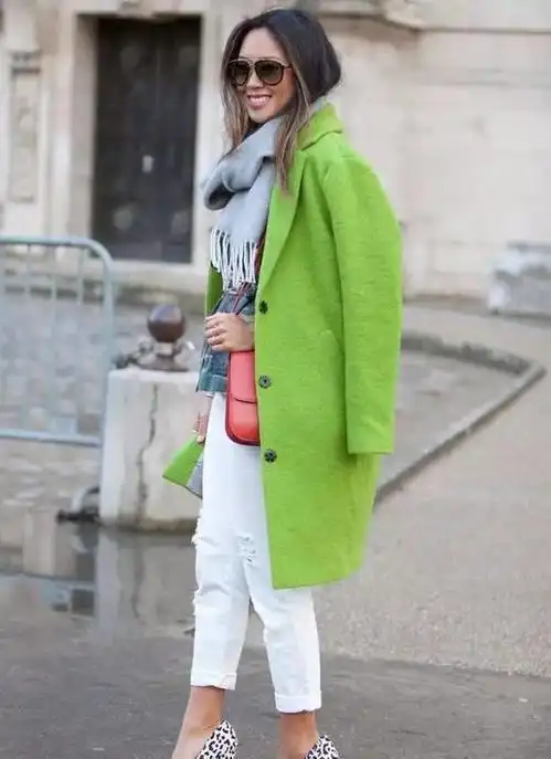浅绿色大衣的搭配小技巧一起看看吧让你更出彩更有范儿