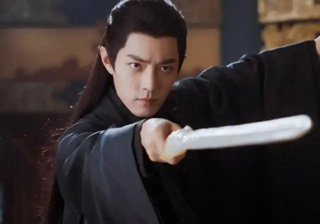 《玉骨遥》情深入骨预告,肖战的黑衣好帅,腾讯暑假档即将播出!