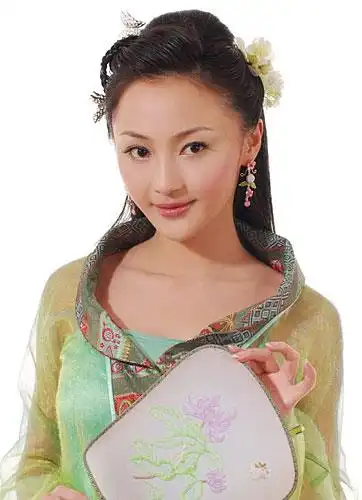 正文  6月25日,有网友在天涯论坛爆料称,红楼选秀黛玉组第二名闵春晓