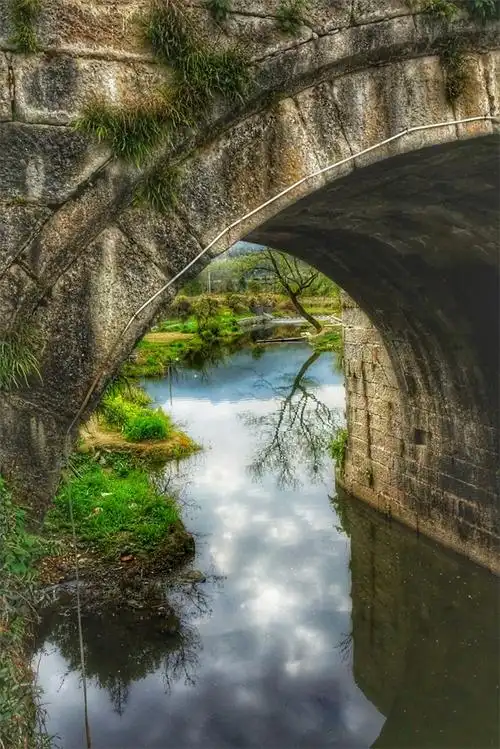 陵阳镇风景优美,民风纯正,古拱桥,老树.