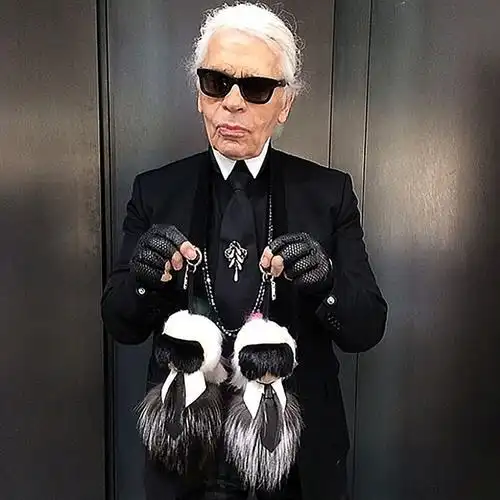 过去的24小时,全世界都在悼念老佛爷_卡尔