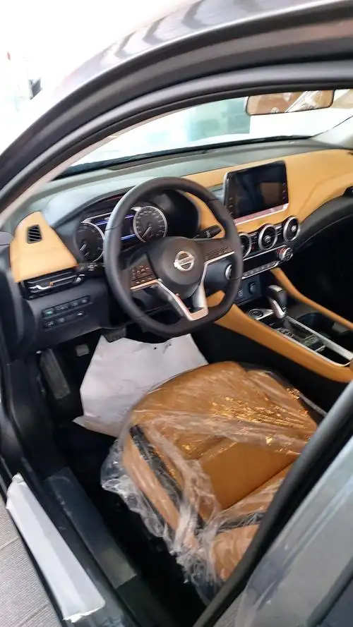 十四代轩逸2021款奢享版全款优惠九千八,税一万一千多,保险