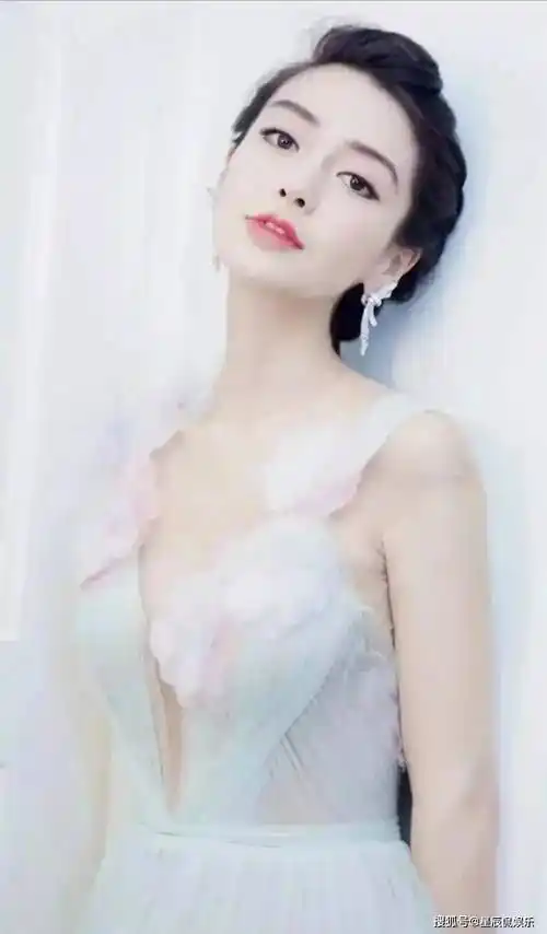 原创杨颖在跑男十里的这身装扮如精灵公主来到人间