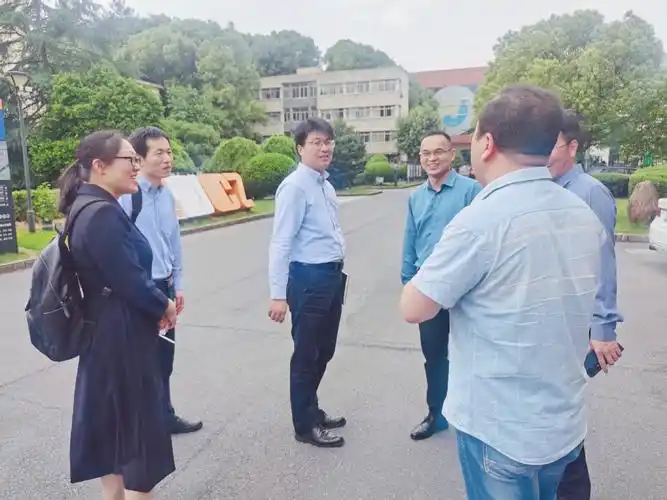 >学院动态>5月10日下午,学院班子成员前往诸暨中学,浣江中学考察调研