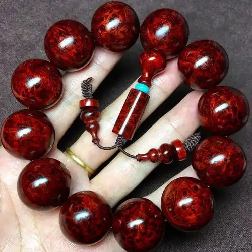 极品小叶紫檀手串,看看怎么样的才算极品!