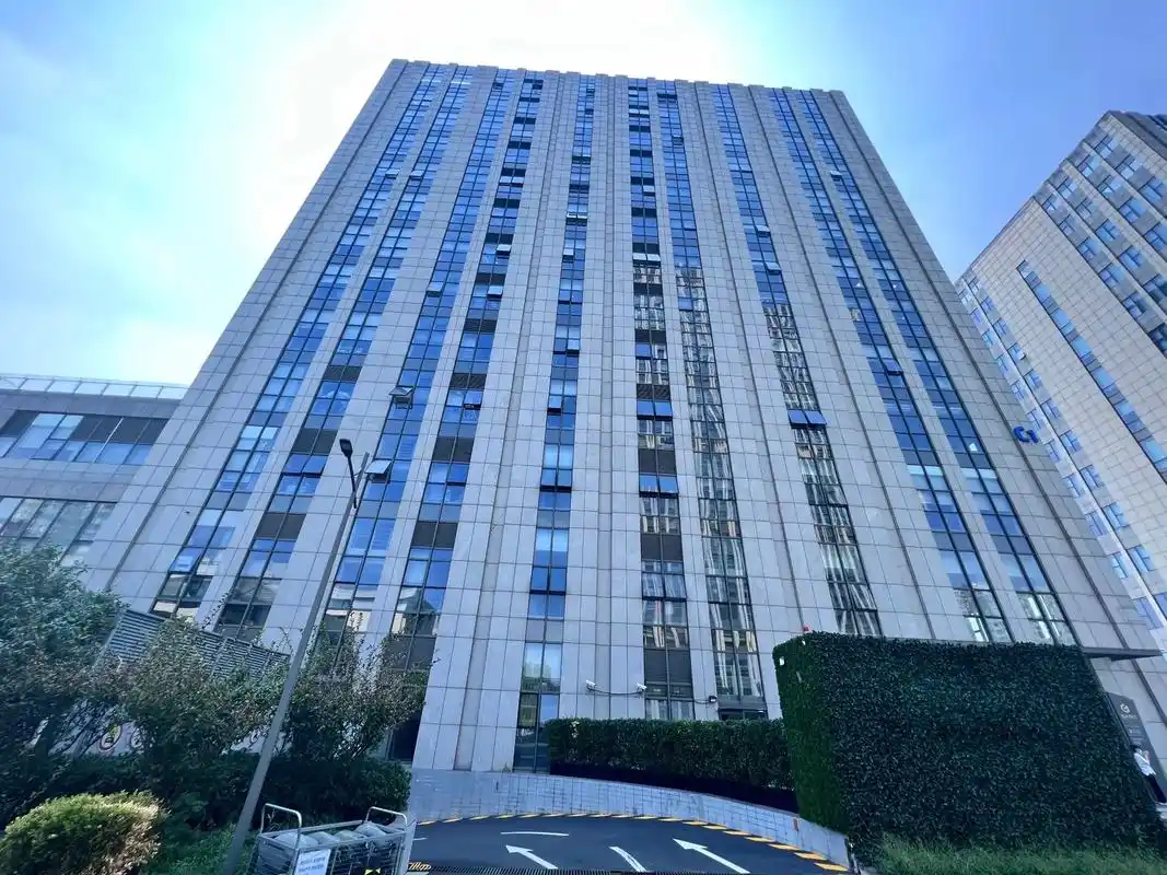 徐汇区9号线桂林路站地铁上盖赠送超大露台.徐汇区9号线桂林路 - 抖音