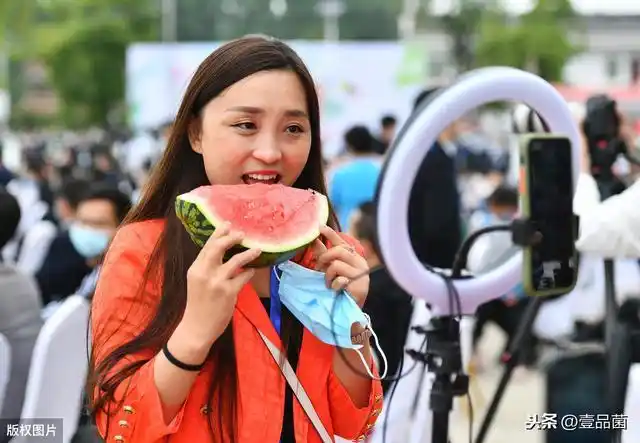 薇娅淘宝在直播电商中扮演什么角色必须了解的直播电商产业链