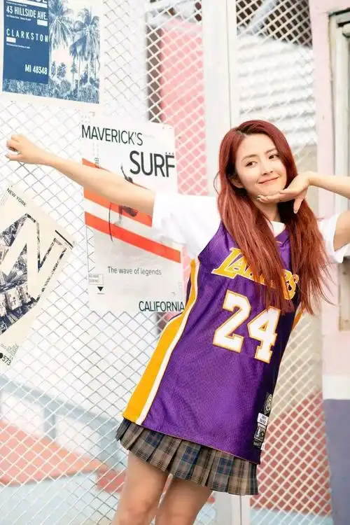 在腾讯看nba的球迷都知道,腾讯美女如云,激烈赛事搭配漂亮的女主播