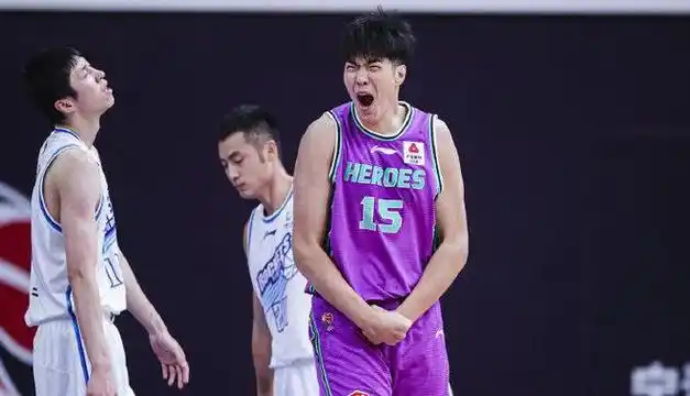 山东男篮若重建,可考虑如此办:请回2内线希望之星,|||