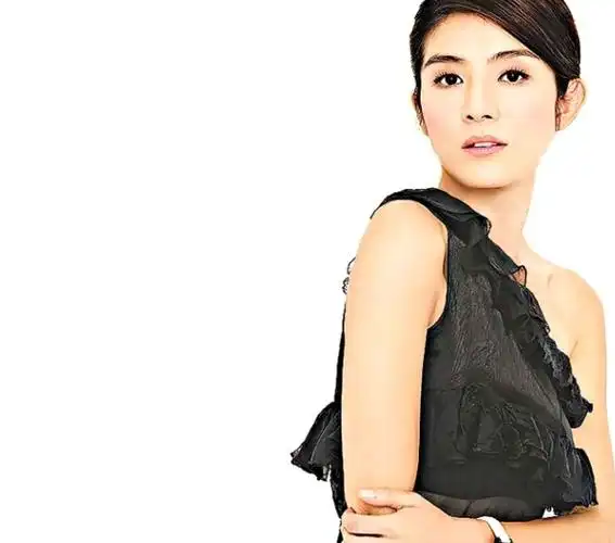 分手8年后复合,婚后生下双胞胎,47岁杨采妮隐退也值得_邱韶智