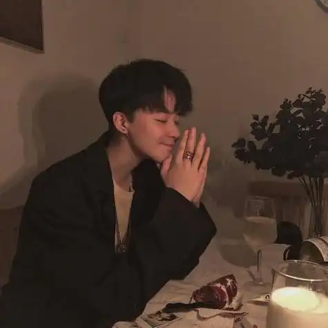 由美头网整理发布,情侣头像频道提供更多与优质情侣头像,一对两张