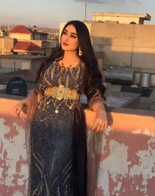 库尔德女兵战火中的青春战争中的女人