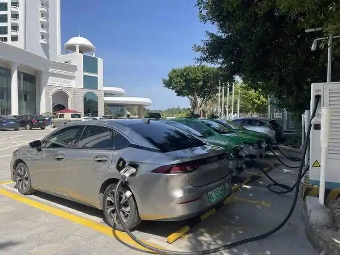 无人值守,充电桩运营,时长采买,珠海德翰大酒店的停车全生态_管理