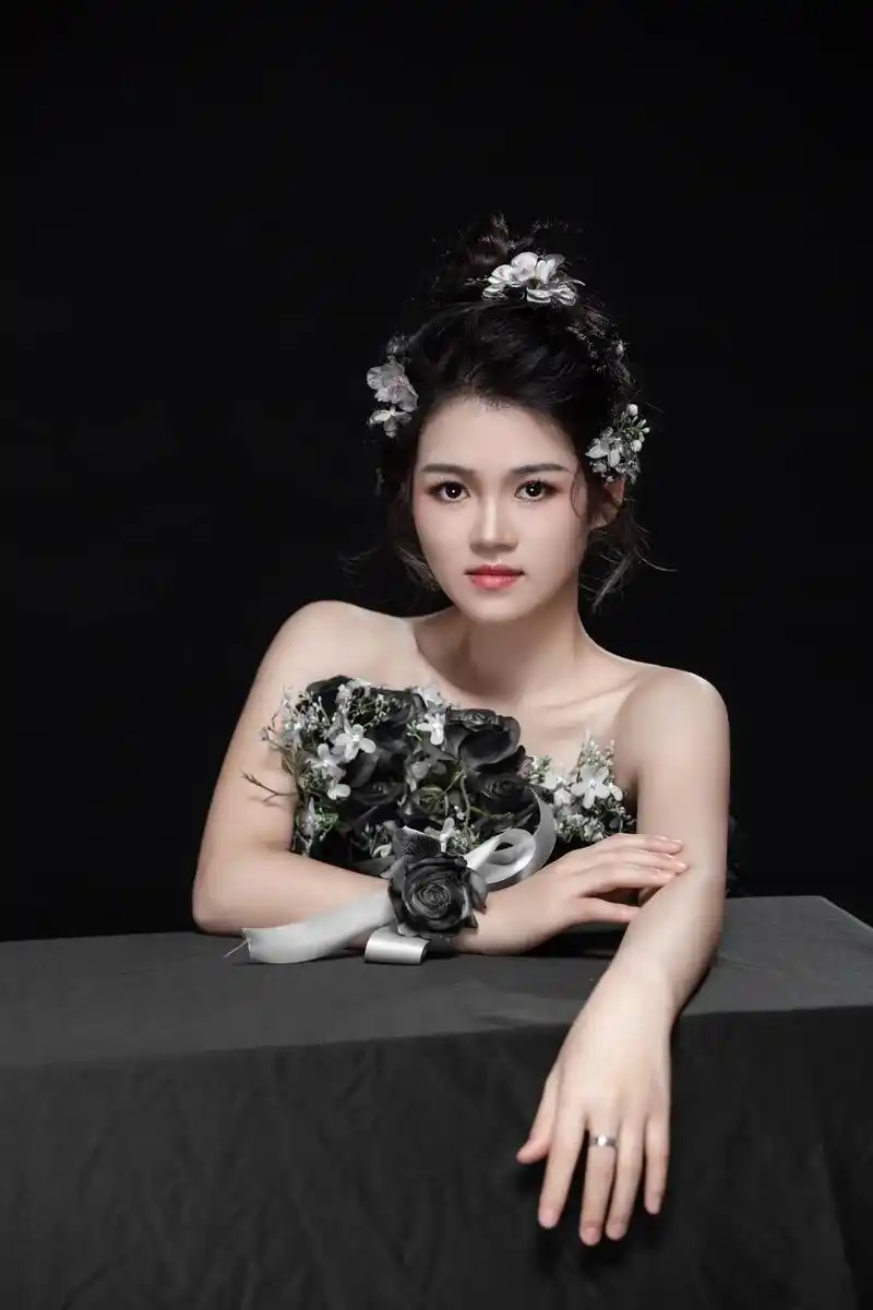 艺术照.30岁当然要拍照记录哇 花了大钱拍的照片 果然p的很 - 抖音