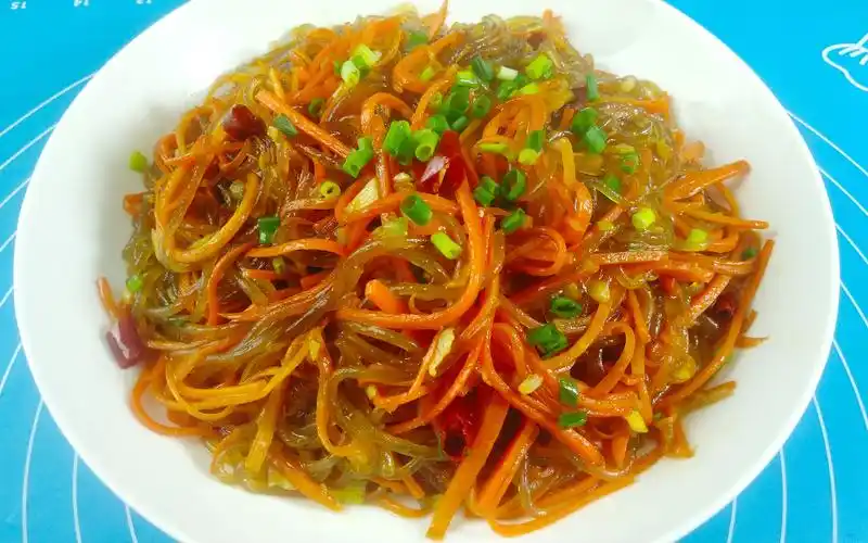 饭店的胡萝卜丝炒粉条为啥那么好吃?原来做法很简单,上桌就光盘