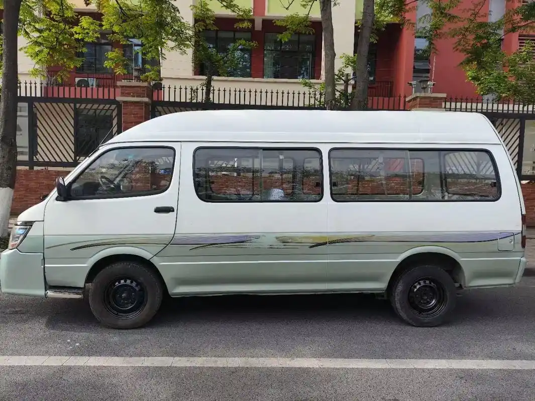 金杯海狮高顶加长版大面包车 2016年上牌年检到2026年 - 抖音