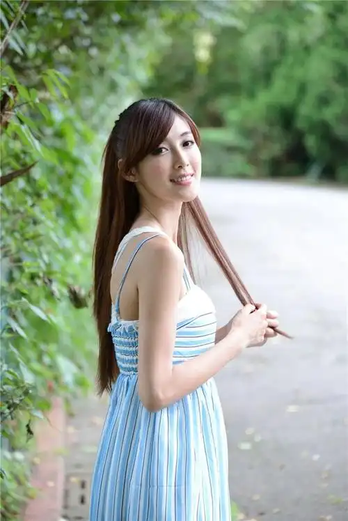 邻家美女公园唯美写真图片_mm美女图片_美女图片写真_美女明星性感