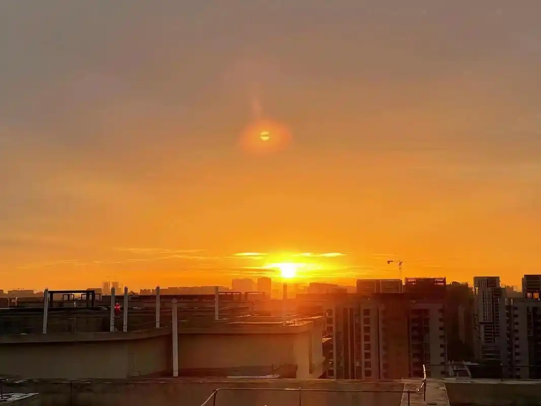 成都静态第3天的黎明曙光来自业主群图片