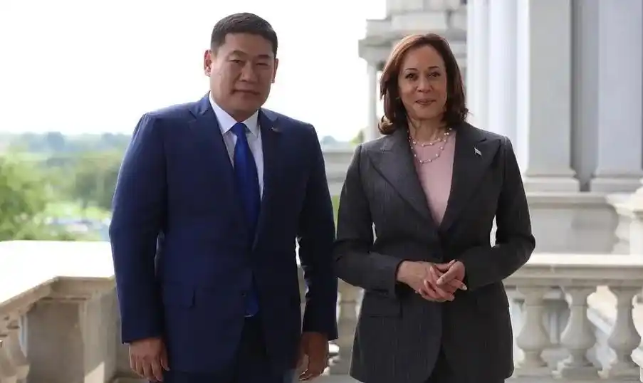 总理奥云额尔登访美.8月2日,应美国副总统卡玛拉·哈里斯之邀 - 抖音