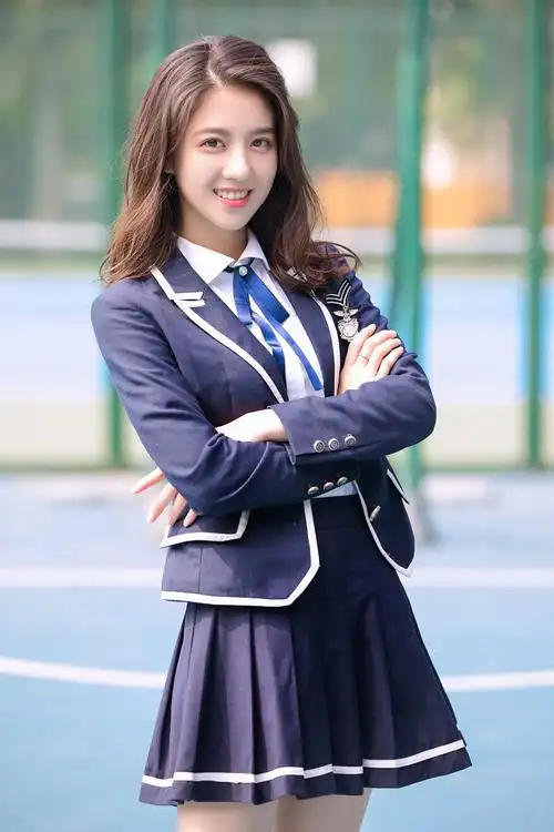 班长大人开学啦李凯馨甜美制服校服大片来袭