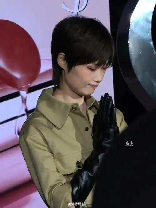 李宇春ysl彩妆护肤代言##李宇春ysl彩妆护肤全球代言