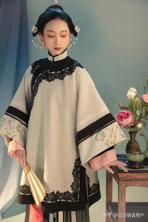 为什么那么多人喜欢看清宫剧,但不喜欢清朝服饰?(专指女性)? - 知乎