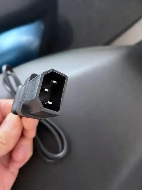 适用于力尊 小刀电动电瓶车原装充电器新国标三线反三插48v60v72v定制