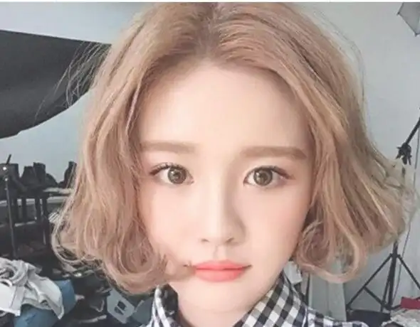 内扣波波头和外翻波波头发型哪一种最好看