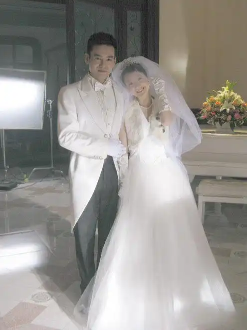 "四少"袁文康假戏真做 "大婚戏"挑战心理防线