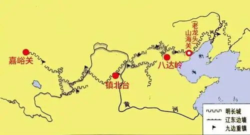 是明长城最西端的关口 自西向东 从嘉峪关到山海关 一路便是由荒漠到