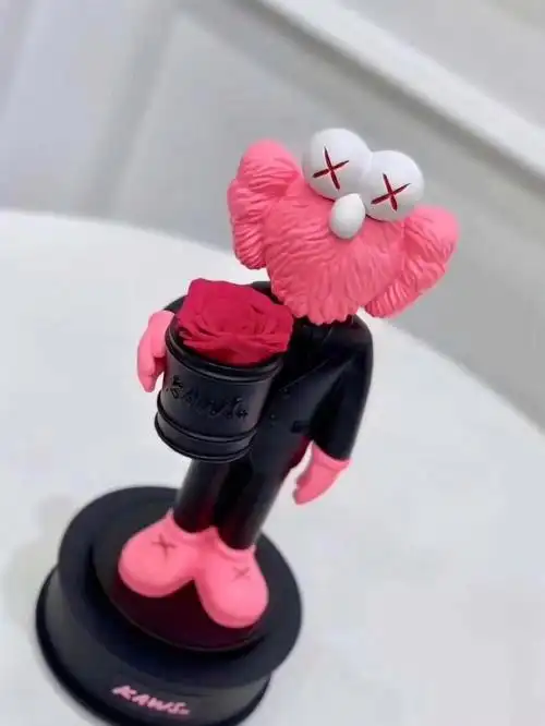 kaws潮玩永生花旋转音乐礼盒