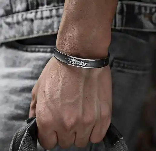 男人戴银手镯好不好男生佩戴白银手镯这几点要注意